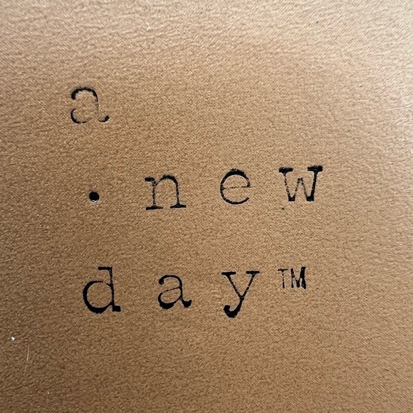 a new day Red Cream Striped Slip On Bow Sandals Size 8 1/2 Women’s - Picture 2 of 10